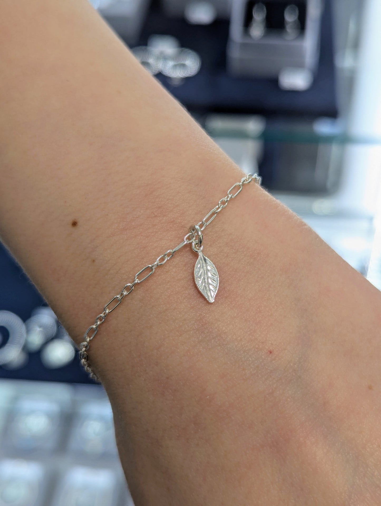 Dainty Leaf Bracelet